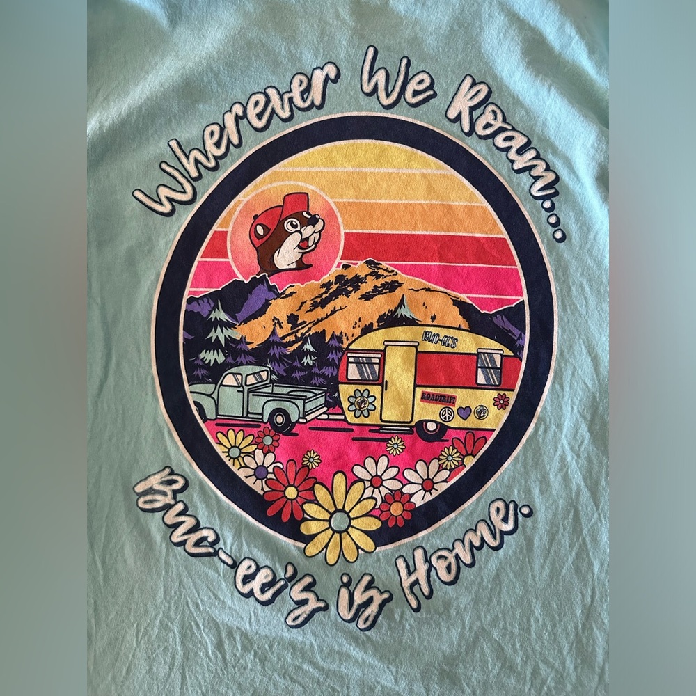 Bucee’s Long Sleeve M